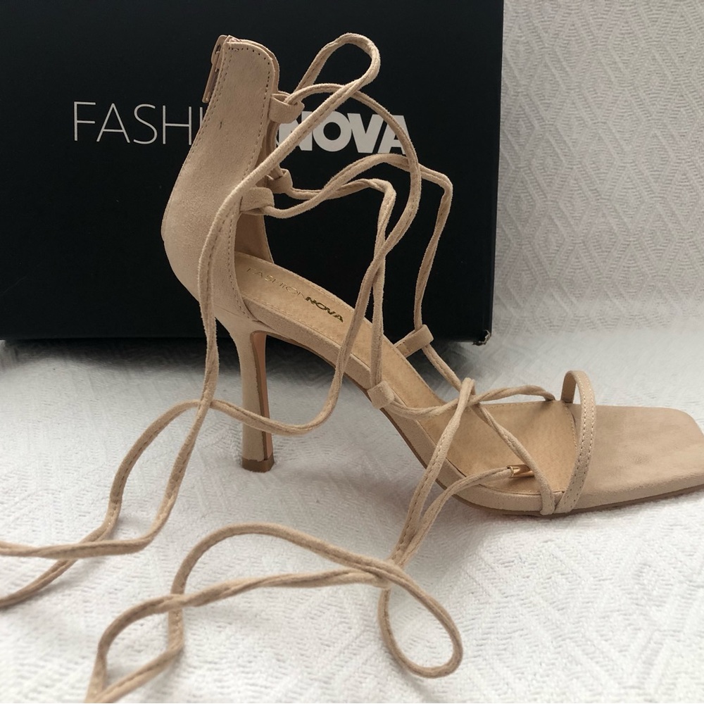 New - Fashion Nova Size 10
